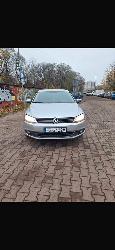 Gebraucht VW Jetta 163 PS (119 kW) 2014 Silber Limousine