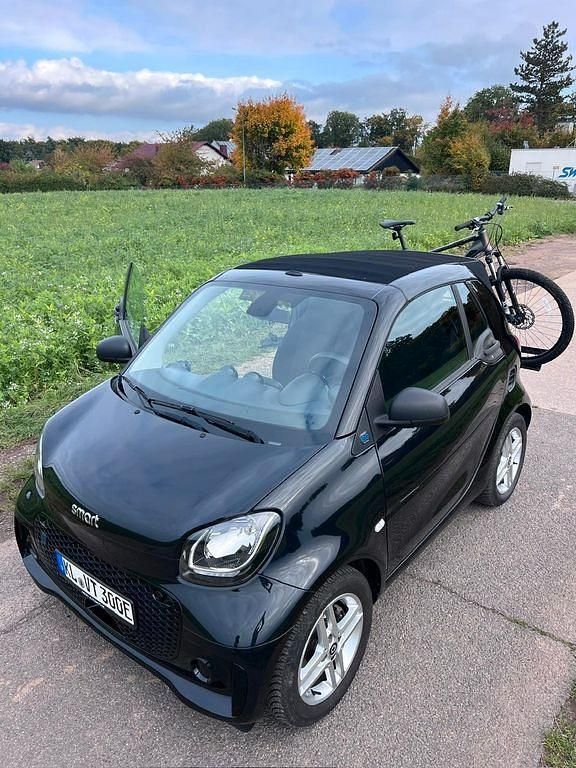 Schwarz Gebraucht 2021 Smart ForTwo Electric Drive Cabrio | 12.200 € (Fairer Preis) - Bild 1/4