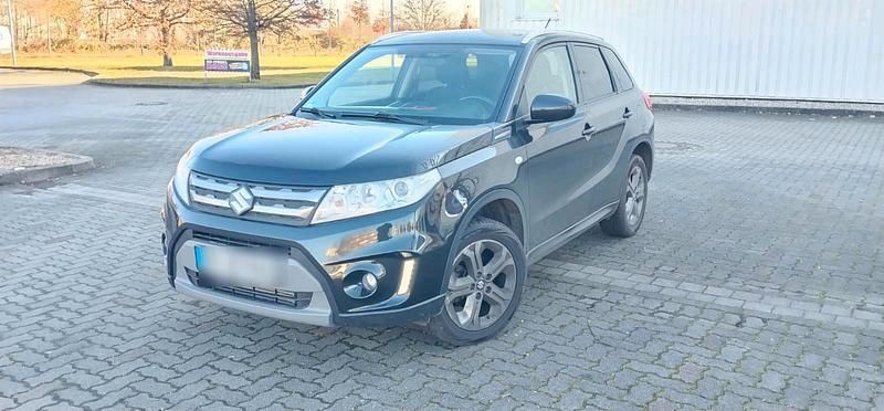 Gebraucht Suzuki Vitara 120 PS (88 kW) 2016 Schwarz SUV