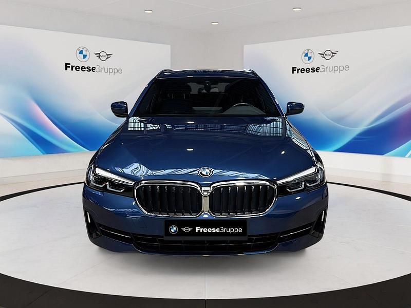 Gebraucht BMW 520 190 PS (139 kW) 2022 Blau