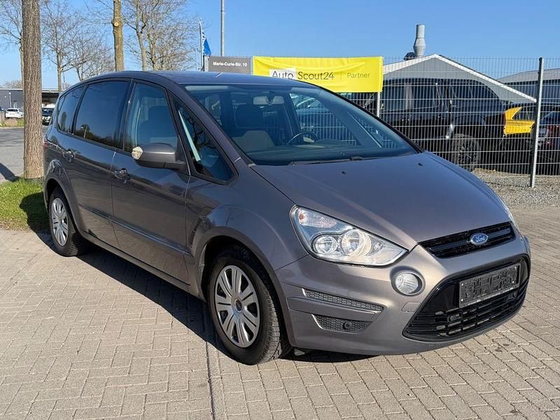 Używany Ford S-MAX Trend 140 KM (102 kW) 2014 Brązowy Minivan