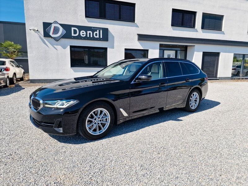 Schwarz Gebraucht 2023 BMW 530 Performance Kombi | 35.400 € (Superpreis) - Bild 1/4