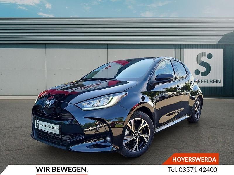 Mysticschwarz metallic Neu 2025 Toyota Yaris Hybrid Limousine | 24.580 € (Guter Preis) - Bild 1/4