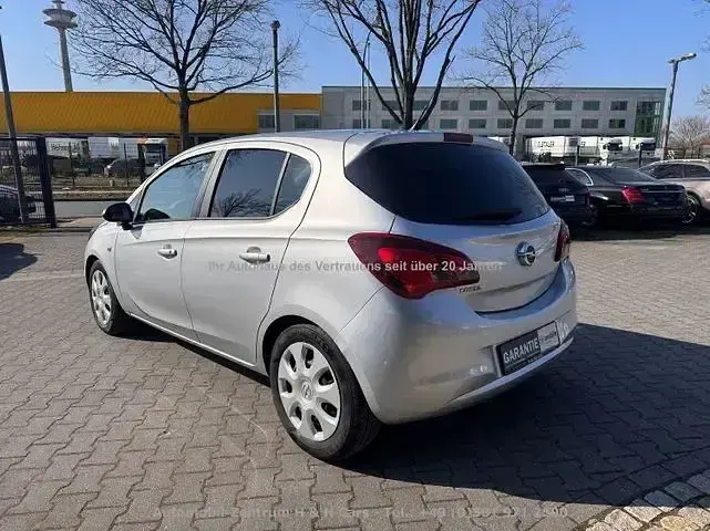 Gebraucht Opel Corsa Edition 90 PS (66 kW) 2015 Argon silber/ice silver (m2) Kleinwagen