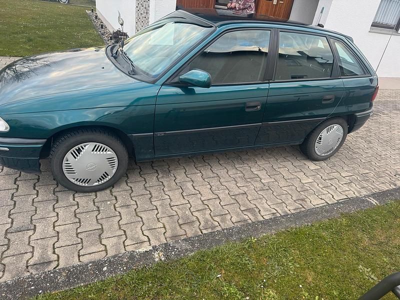 Gebraucht Opel Astra 55 PS (40 kW) 1997 Limousine