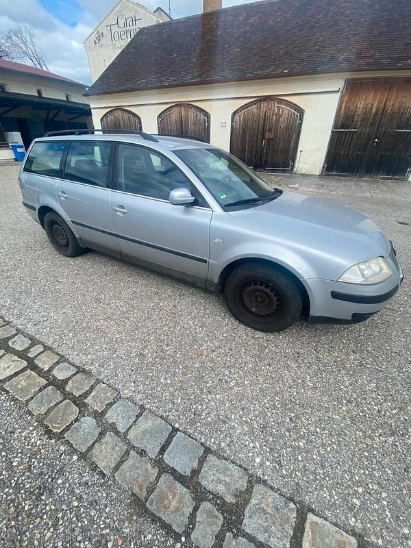 Gebraucht VW Passat 105 PS (77 kW) 2001 Silber Kombi