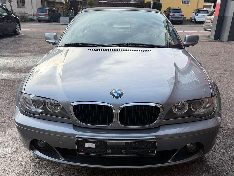 Gebraucht BMW 318 Cabriolet 150 PS (110 kW) 2005 Silbergrau metallic Cabrio