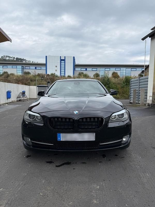 Schwarz Gebraucht 2012 BMW 535 Limousine | 15.900 € (Fairer Preis) - Bild 1/4