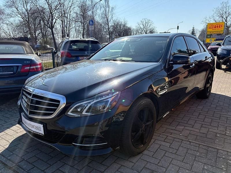 Gebraucht Mercedes E220 170 PS (125 kW) 2014 Schwarz Limousine