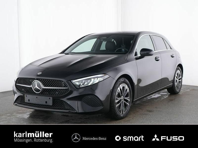 Lack kosmosschwarz Gebraucht 2024 Mercedes A180 Progressive Limousine | 30.990 € (Fairer Preis) - Bild 1/4