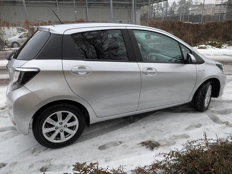 Gebraucht Toyota Yaris Hybrid 2014 Silber Kleinwagen