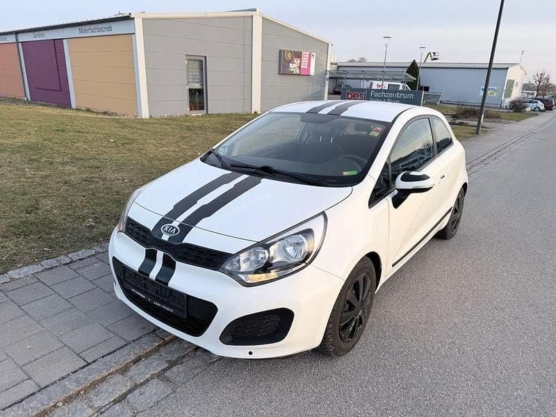 Gebraucht Kia Rio Edition 7 86 PS (63 kW) 2012 Weiß Kleinwagen