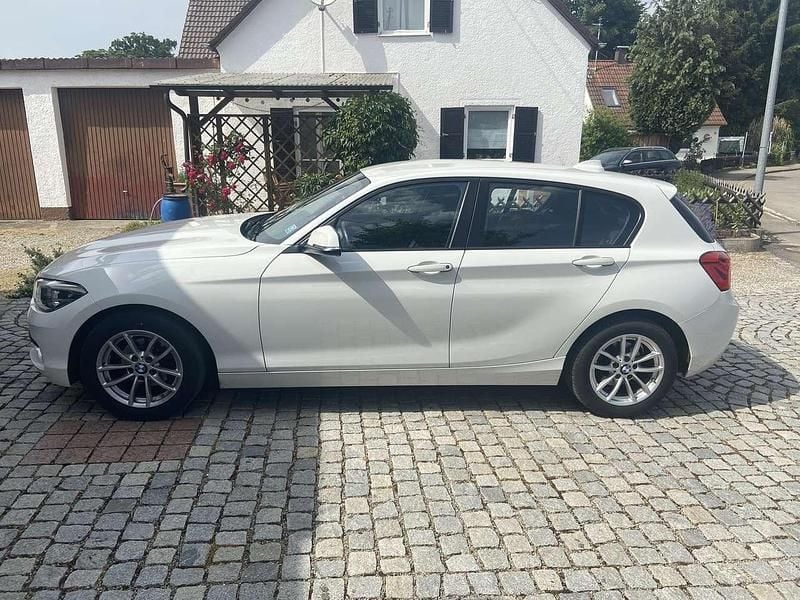 Gebraucht BMW 116 Advantage 116 PS (85 kW) 2018 Weiß Kleinwagen