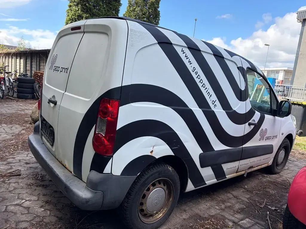 Gebraucht Peugeot Partner 75 PS (55 kW) 2011 Weiß Van / Kleinbus