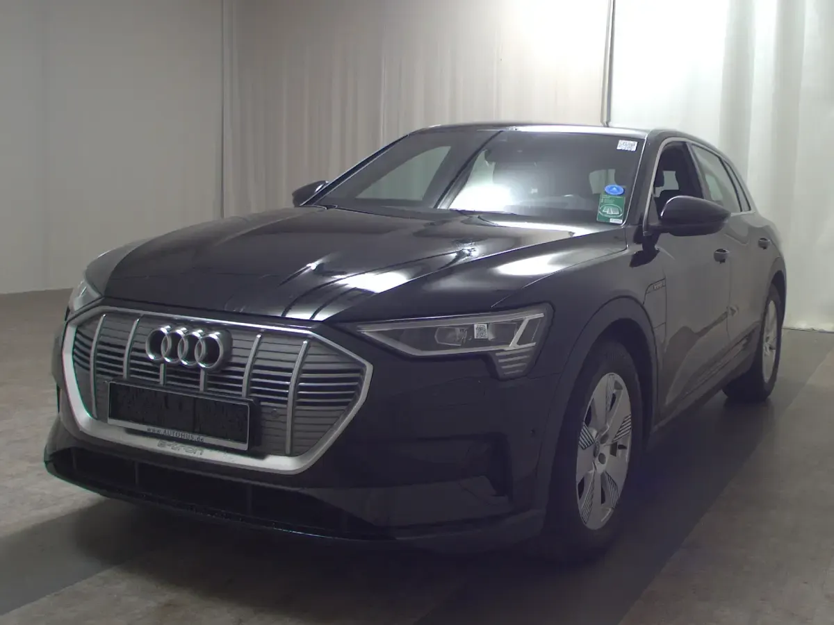 Gebraucht Audi e-tron S-Line 230 kW (313 PS) 2021 Schwarz SUV