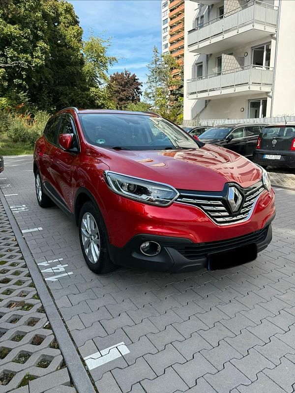 Rot Gebraucht 2018 Renault Kadjar SUV | 13.000 € (Fairer Preis) - Bild 1/4