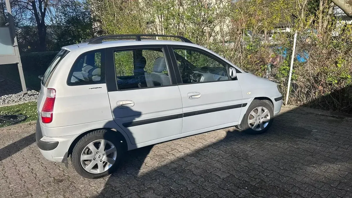 Gebraucht Hyundai Matrix 122 PS (89 kW) 2005 Grau Van / Kleinbus