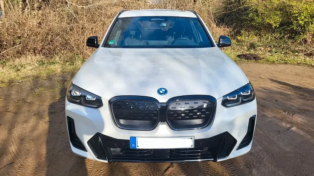 Używany BMW iX3 Shadowline 210 kW (286 KM) 2023 Biały SUV