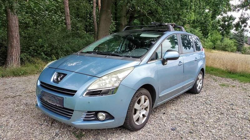 Blau Gebraucht 2009 Peugeot 5008 Premium Van / Kleinbus | 4.500 € (Teuer) - Bild 1/4