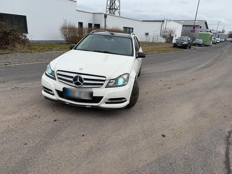 Gebraucht Mercedes C350 265 PS (194 kW) 2011 Weiß Kombi