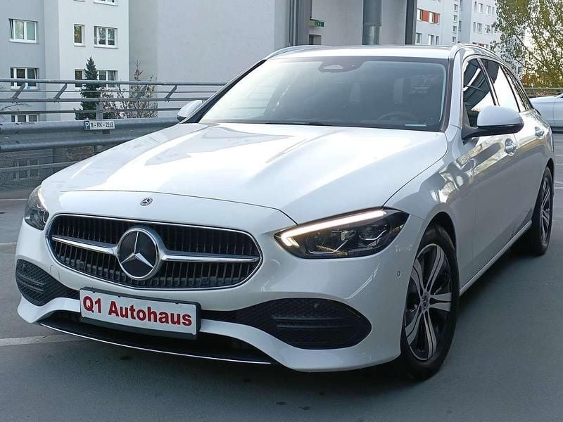 Polarweiss unilack Gebraucht 2022 Mercedes C220 Avantgarde Kombi | 23.590 € (Guter Preis) - Bild 1/4
