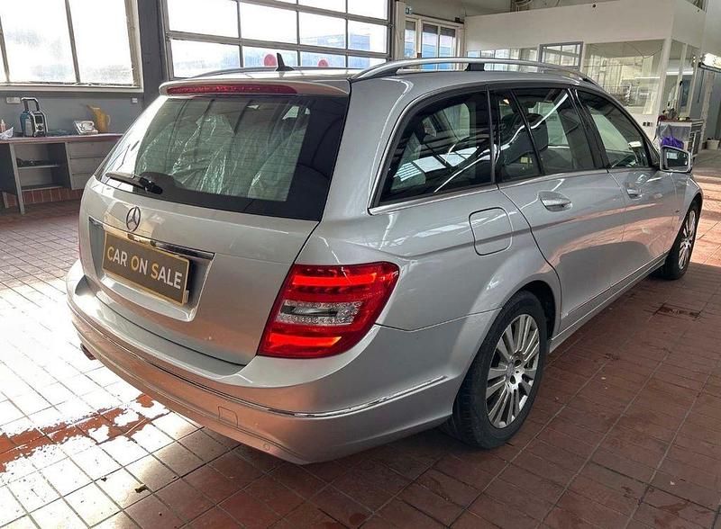 Gebraucht Mercedes C250 204 PS (150 kW) 2011 Silber Kombi