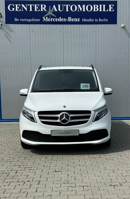 Gebraucht Mercedes V220 163 PS (119 kW) 2020 9147 arktikweiss mb 9147 Van / Kleinbus