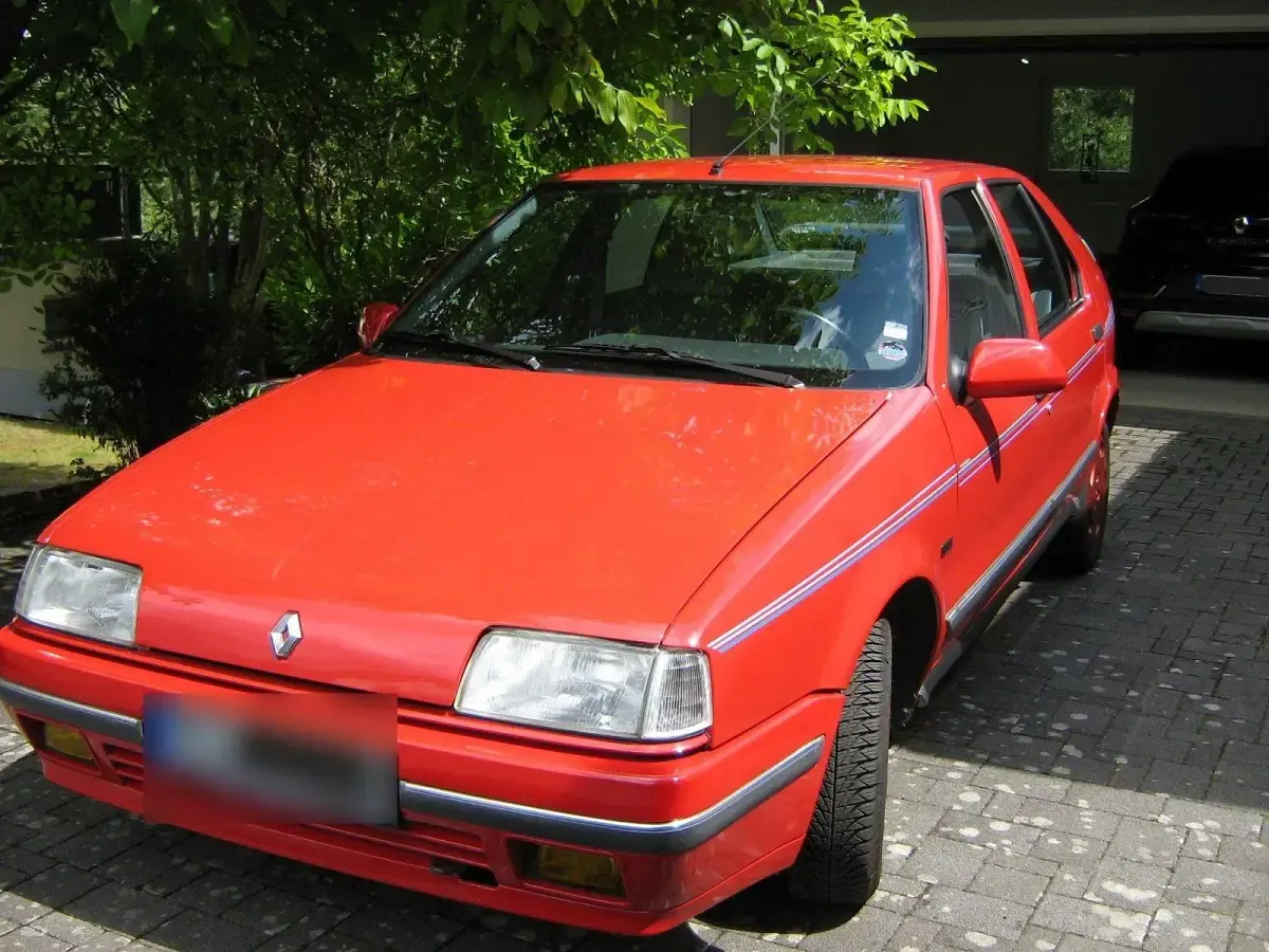 Gebraucht Renault R9 64 PS (47 kW) 1991 Rot Limousine