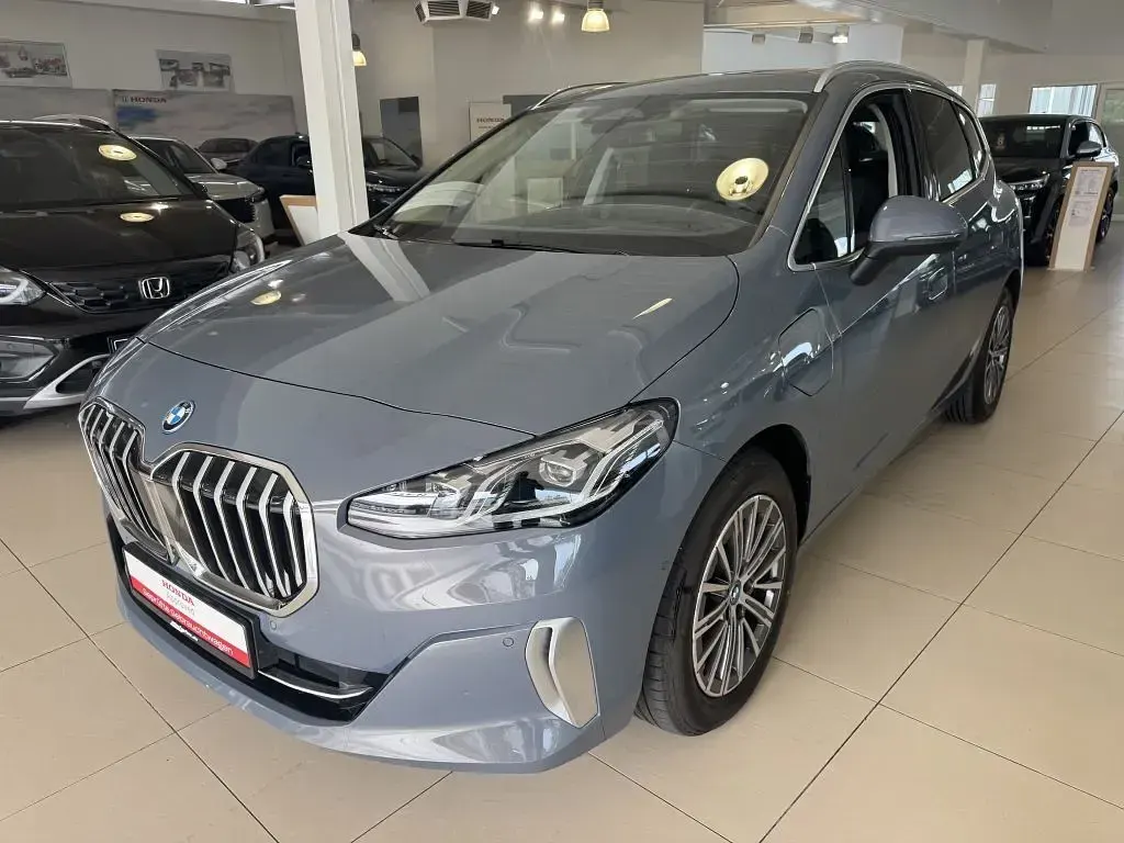 Gebraucht BMW 225 Active Tourer Luxury Line 245 PS (180 kW) 2023 Grau Van / Kleinbus