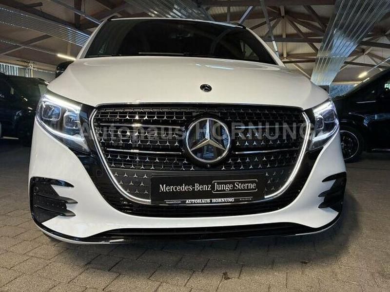 Gebraucht Mercedes V300 Avantgarde 237 PS (174 kW) 2025 Bergkristallweiß metallic Van / Kleinbus