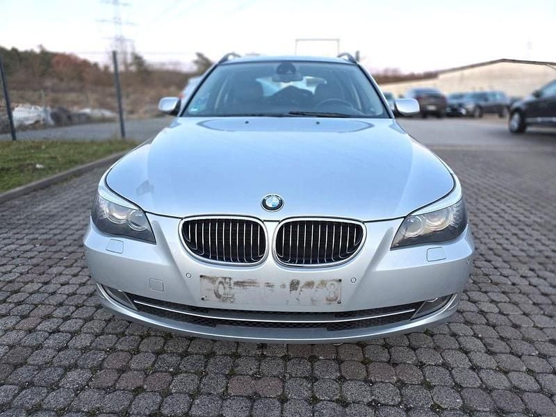 Gebraucht BMW 523 Advantage 190 PS (139 kW) 2009 Silber Kombi