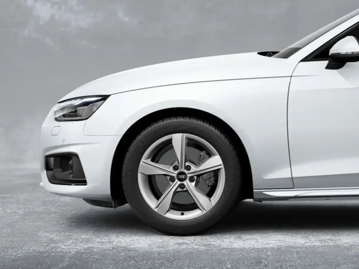 Używany Audi A4 Advanced 150 KM (110 kW) 2024 Biały Kombi
