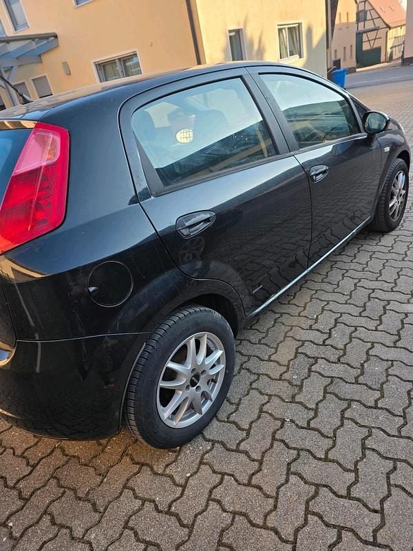 Gebraucht Fiat Punto 95 PS (69 kW) 2008 Schwarz Kleinwagen