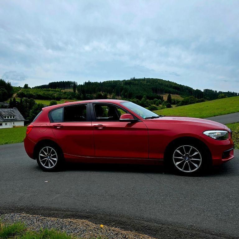 Rot Gebraucht 2016 BMW 118 Advantage Kleinwagen | 11.800 € (Fairer Preis) - Bild 1/4