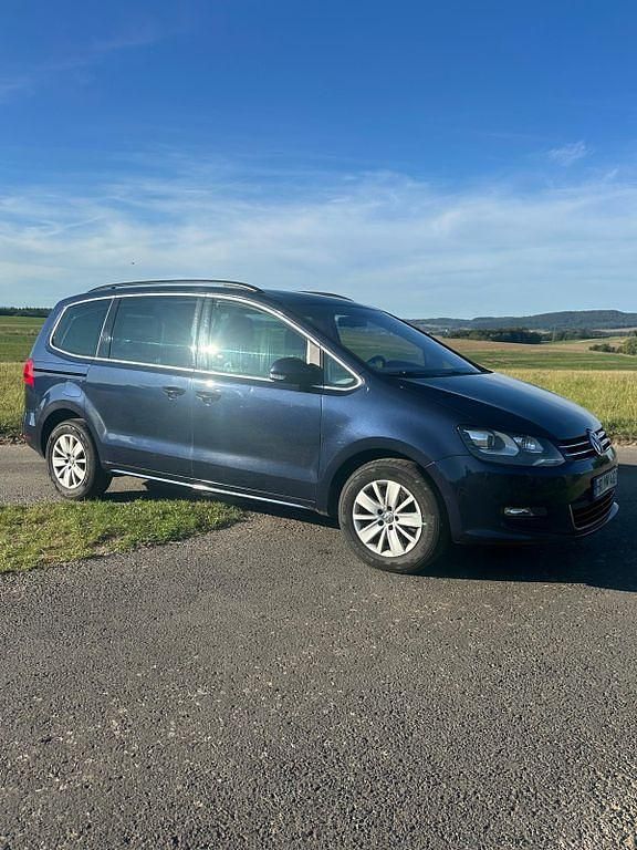 Gebraucht VW Sharan Life 140 PS (102 kW) 2014 Blau Van / Kleinbus