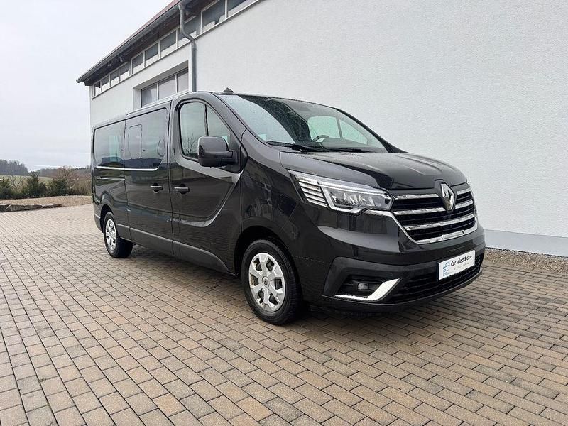 Schwarz Gebraucht 2022 Renault Trafic Van | 25.999 € (Superpreis) - Bild 1/4