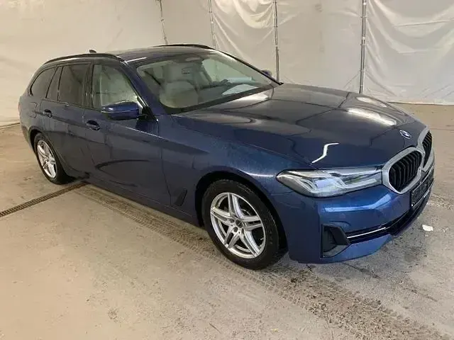 Gebraucht BMW 520 Sport Line 190 PS (139 kW) 2020 Blau Limousine