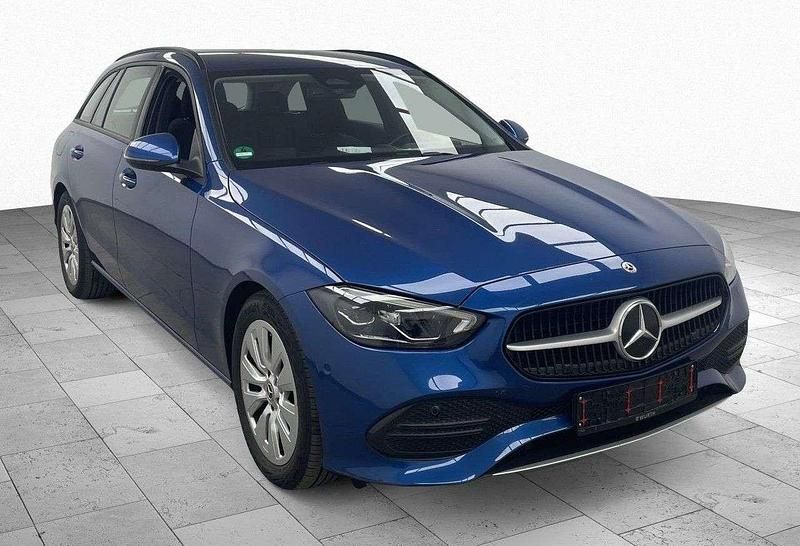 Blau Gebraucht 2023 Mercedes C200 Kombi | 23.880 € (Superpreis) - Bild 1/3