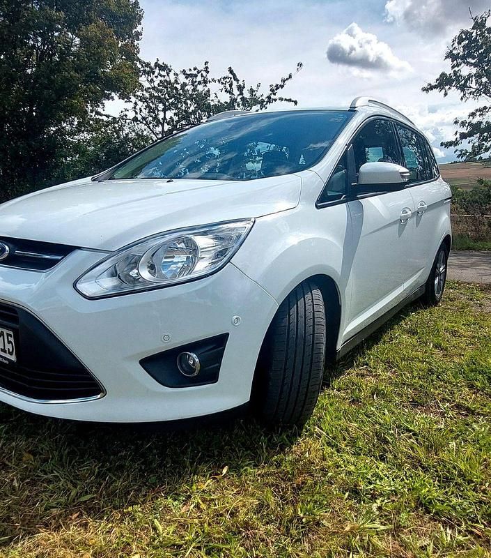 Weiß Gebraucht 2015 Ford Grand C-Max Trend Van / Kleinbus | 9.500 € (Teuer) - Bild 1/4