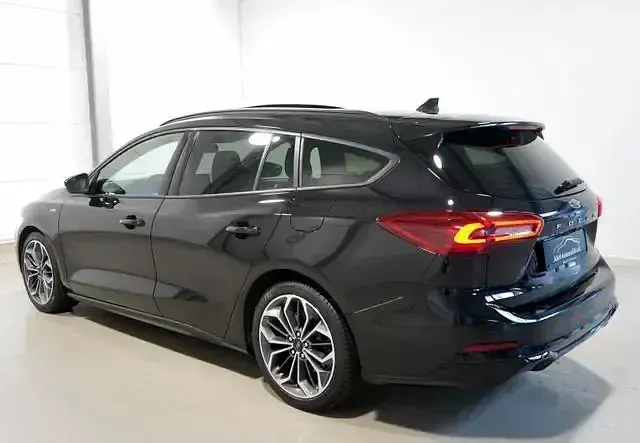 Gebraucht Ford Focus ST-Line X 116 PS (85 kW) 2023 Schwarz Kombi