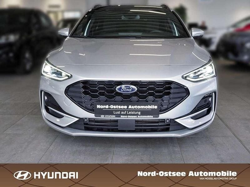 Gebraucht Ford Focus ST-Line 155 PS (114 kW) 2024 Polarsilber metallic Kombi