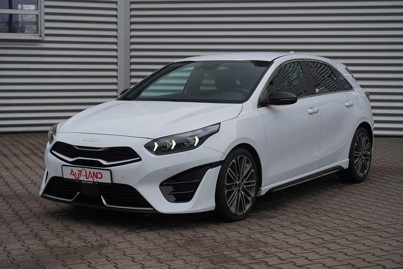 Gebraucht Kia Ceed GT-Line 160 PS (117 kW) 2022 Weiß Kleinwagen