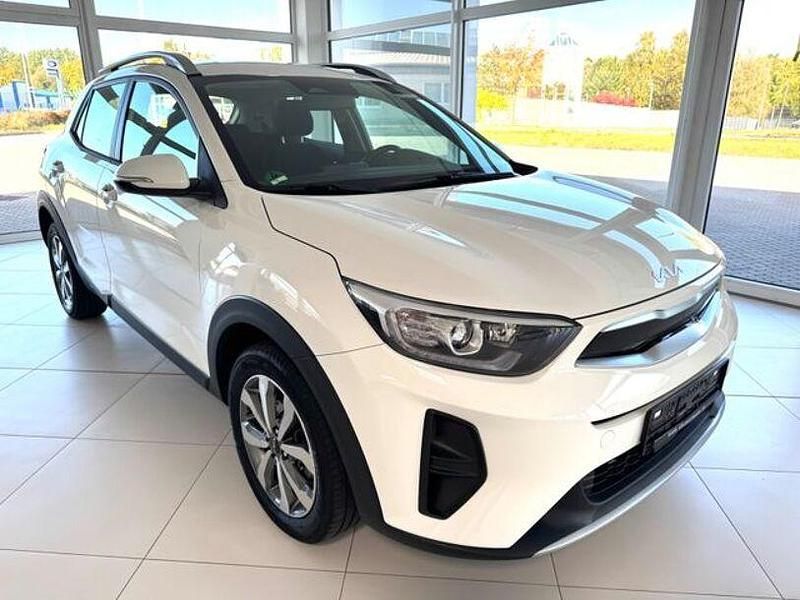 Gebraucht Kia Stonic Vision 84 PS (61 kW) 2024 Weiß SUV