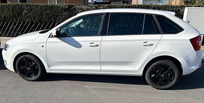 Gebraucht Skoda Rapid 105 PS (77 kW) 2014 Weiß Limousine