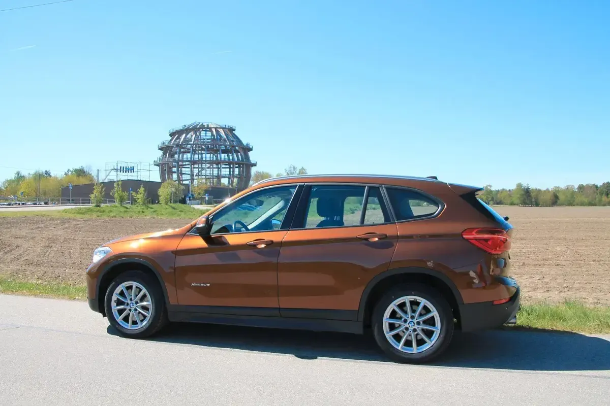 Second-hand BMW X1 Advantage 190 CP (139 kW) 2016 Maro SUV