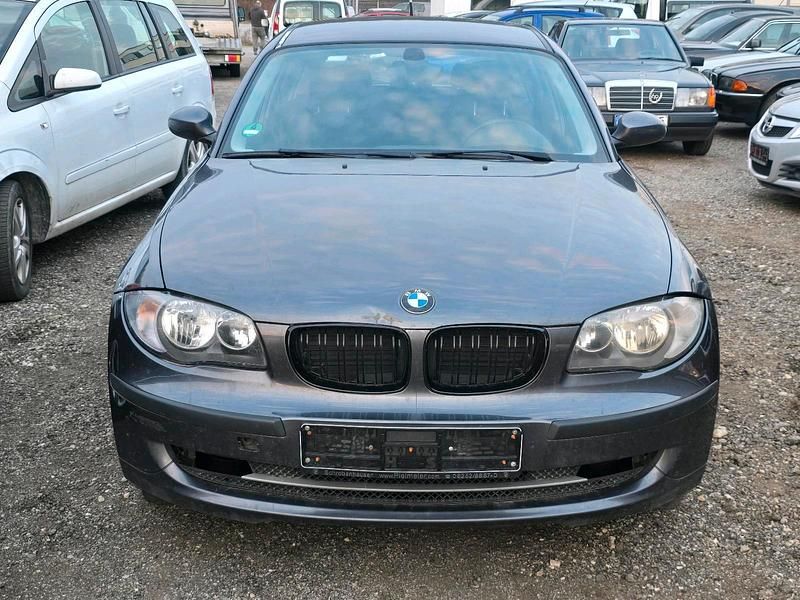 Gebraucht BMW 118 143 PS (105 kW) 2008 Schwarz Kleinwagen