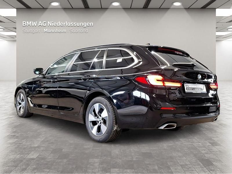 Gebraucht BMW 520 190 PS (139 kW) 2023 Schwarz Kombi