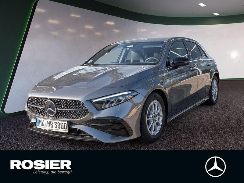 Grau Gebraucht 2025 Mercedes A200 AMG Limousine | 36.340 € (Teuer) - Bild 1/4