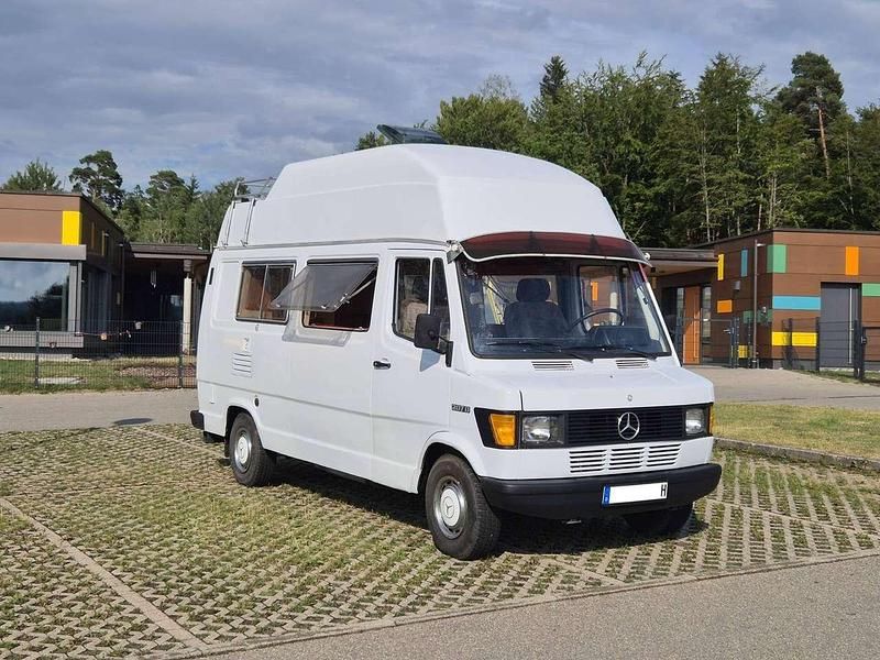 Weiß Gebraucht 1979 Mercedes T1 Van | 11.000 € - Bild 1/4