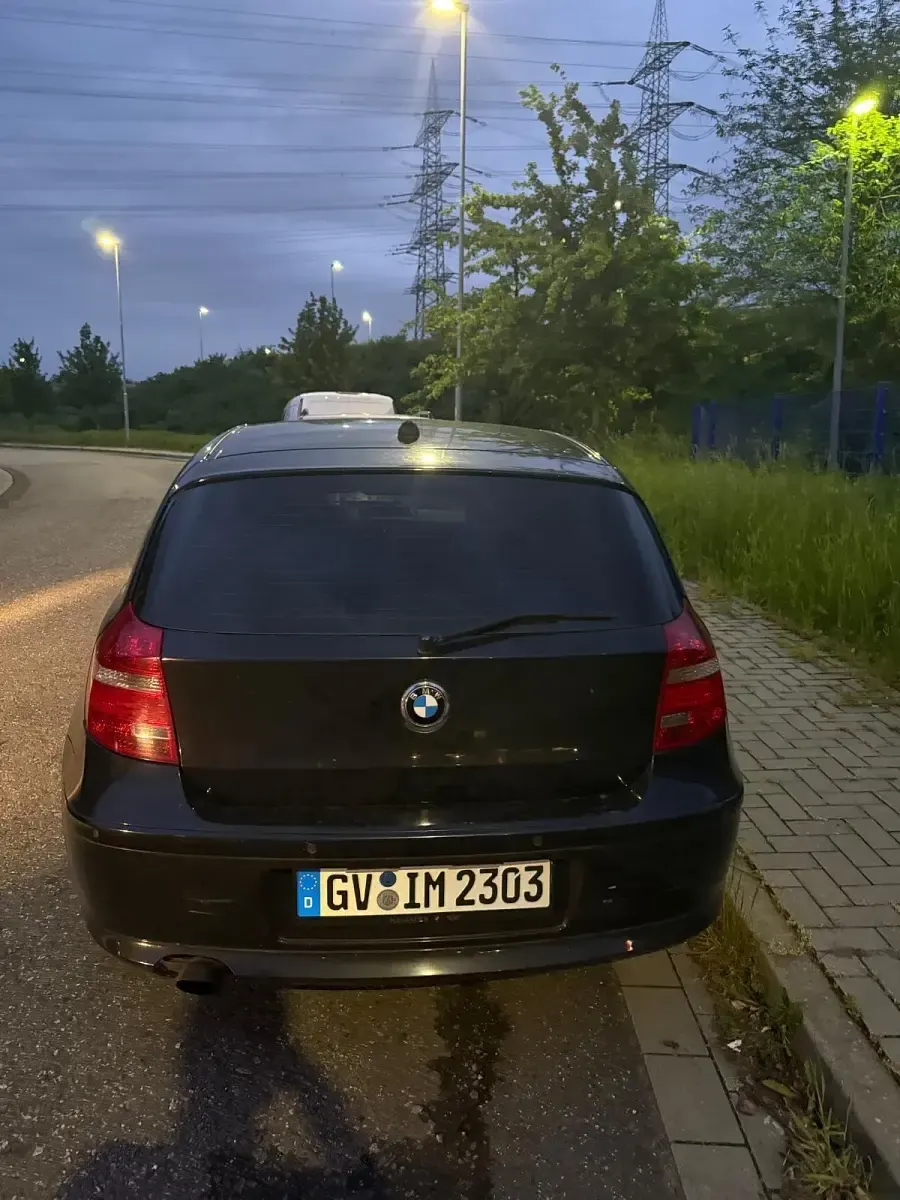 Gebraucht BMW 116 130 PS (95 kW) 2007 Schwarz Kleinwagen